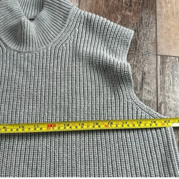 Abercrombie & Fitch Gray Ribbed Sleeveless Turtleneck Size M - Picture 6 of 9